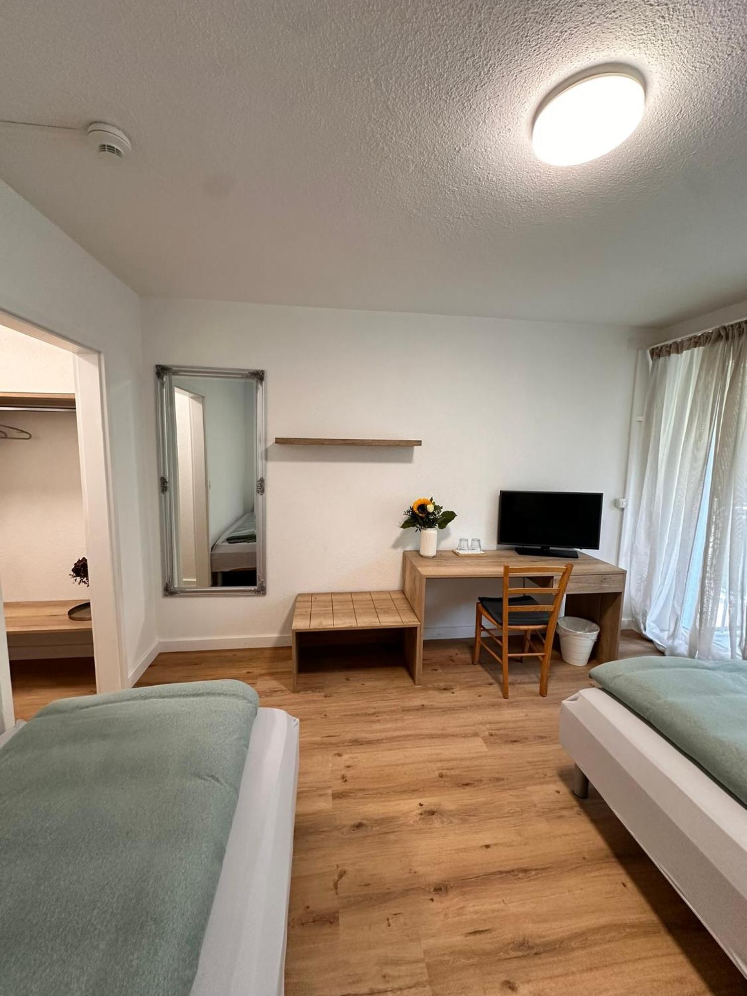 Business Hotel Riverside Duggingen Eksteriør billede